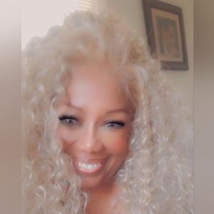 Meet your Posher, Francine